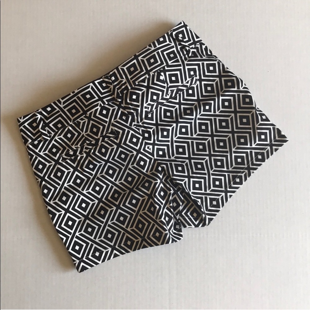 🆕 INC Black & White Shorts